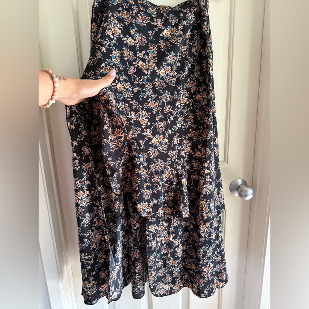 Black Maxi Skirt with Peach Floral Pattern - Picture 2 of 4